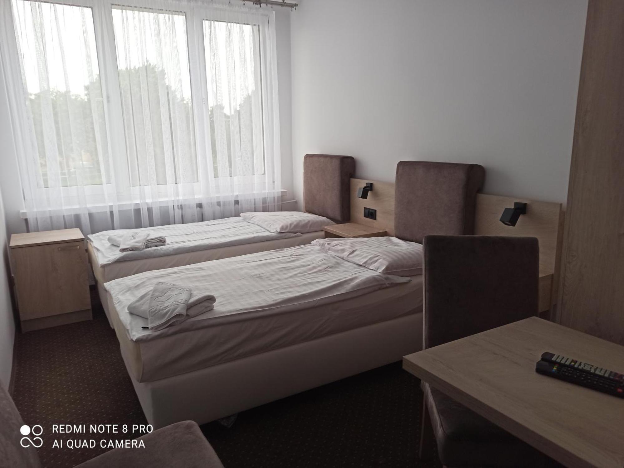 Hotel Odr Sulechów Kültér fotó