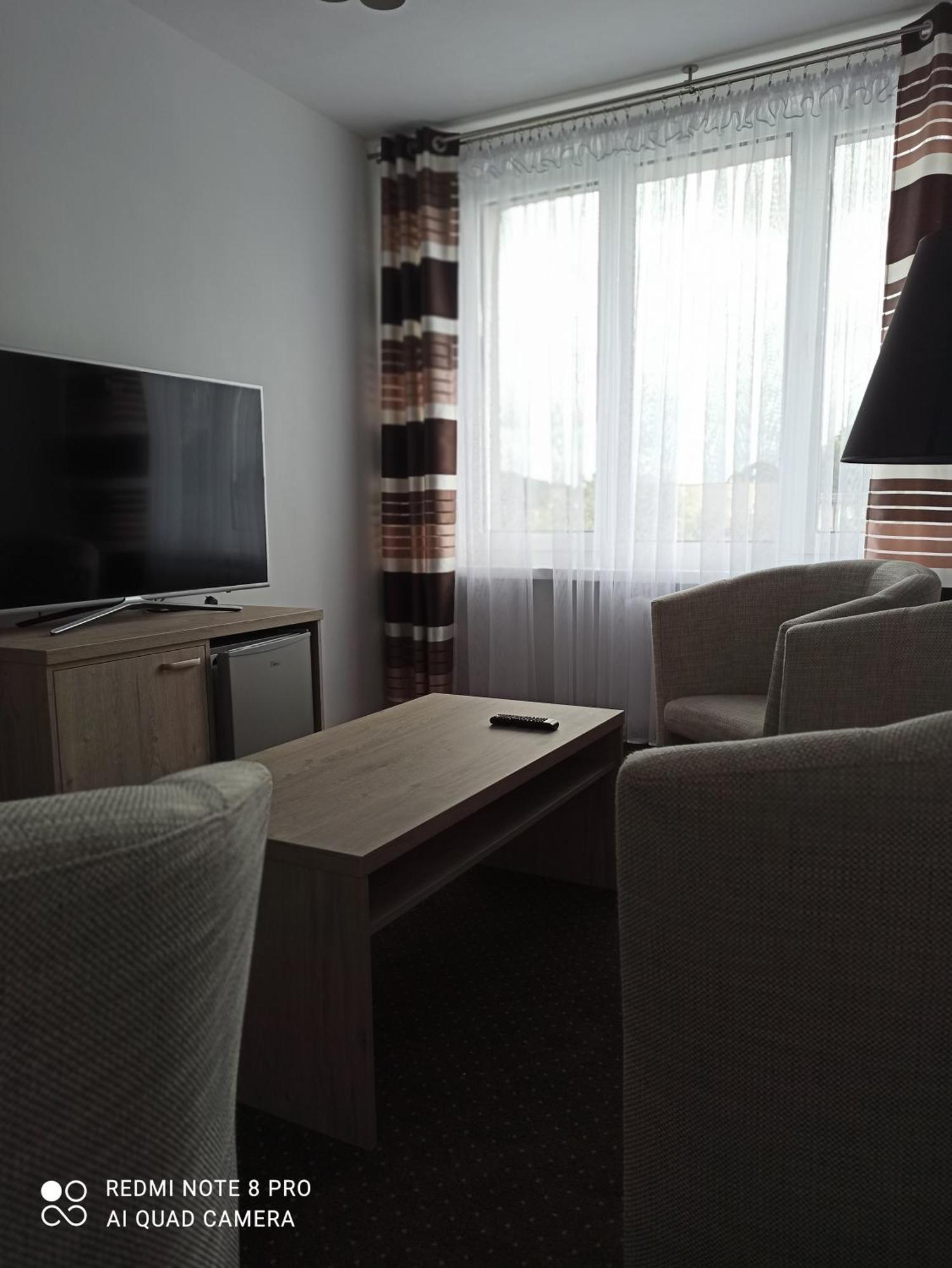 Hotel Odr Sulechów Kültér fotó