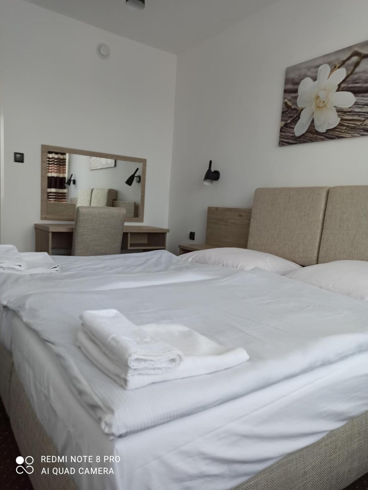 Hotel Odr Sulechów Kültér fotó
