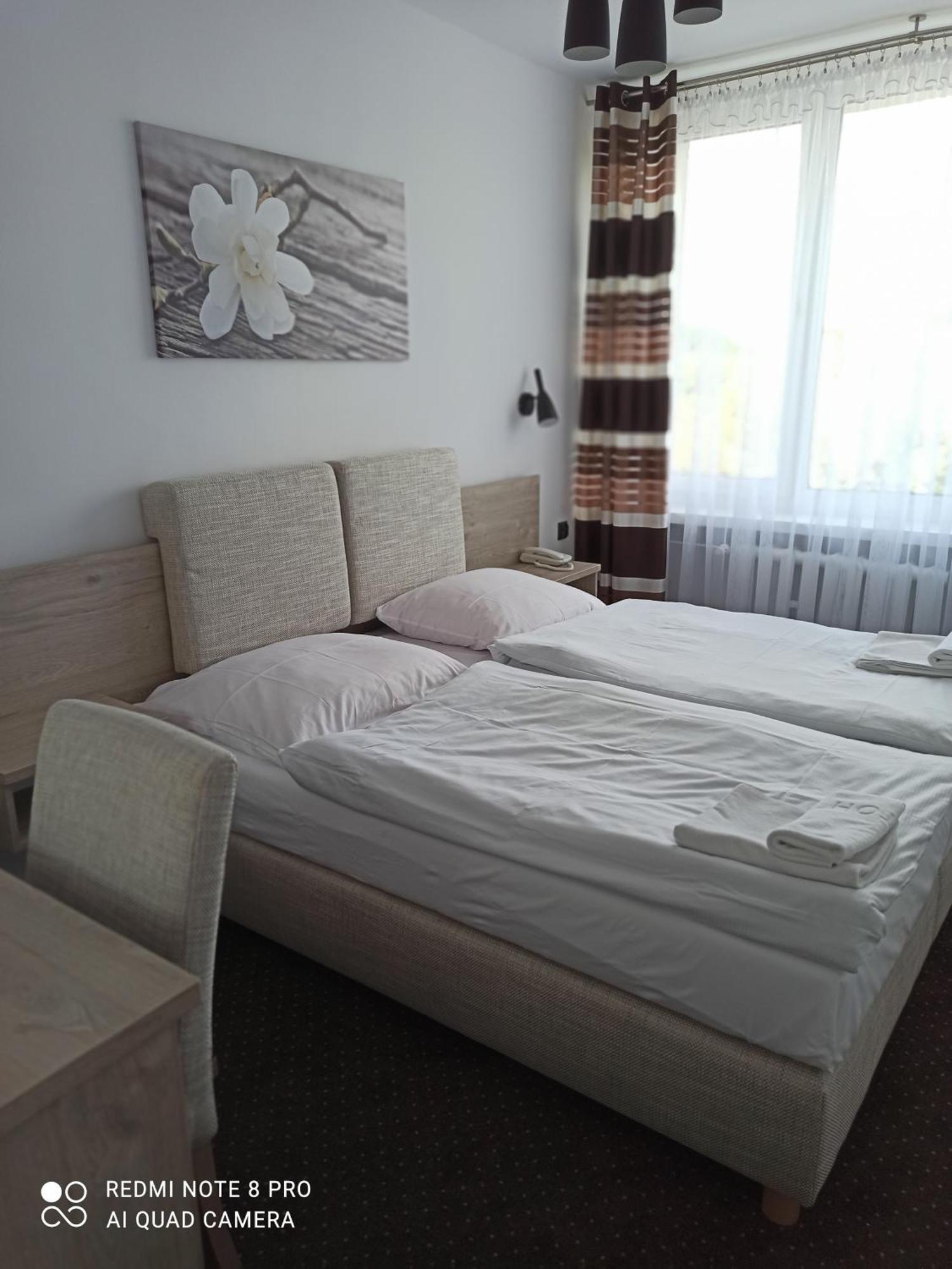 Hotel Odr Sulechów Kültér fotó