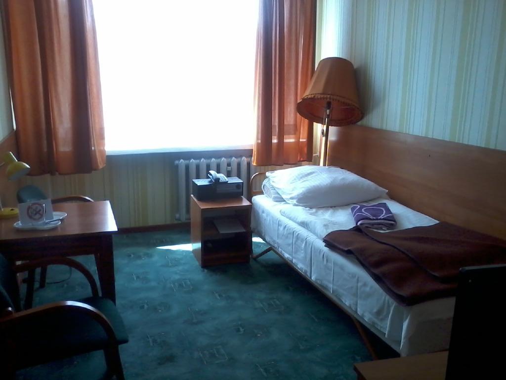 Hotel Odr Sulechów Kültér fotó