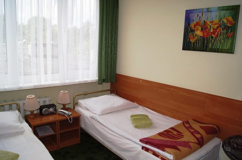 Hotel Odr Sulechów Kültér fotó